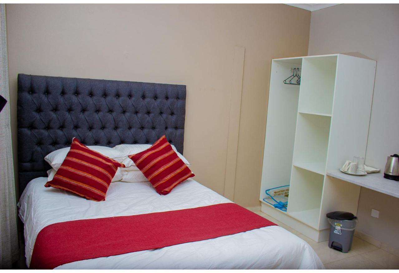R Executive Apartments Harare Esterno foto