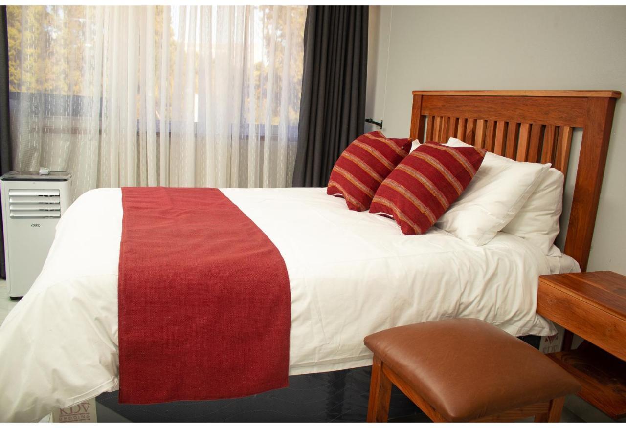 R Executive Apartments Harare Esterno foto