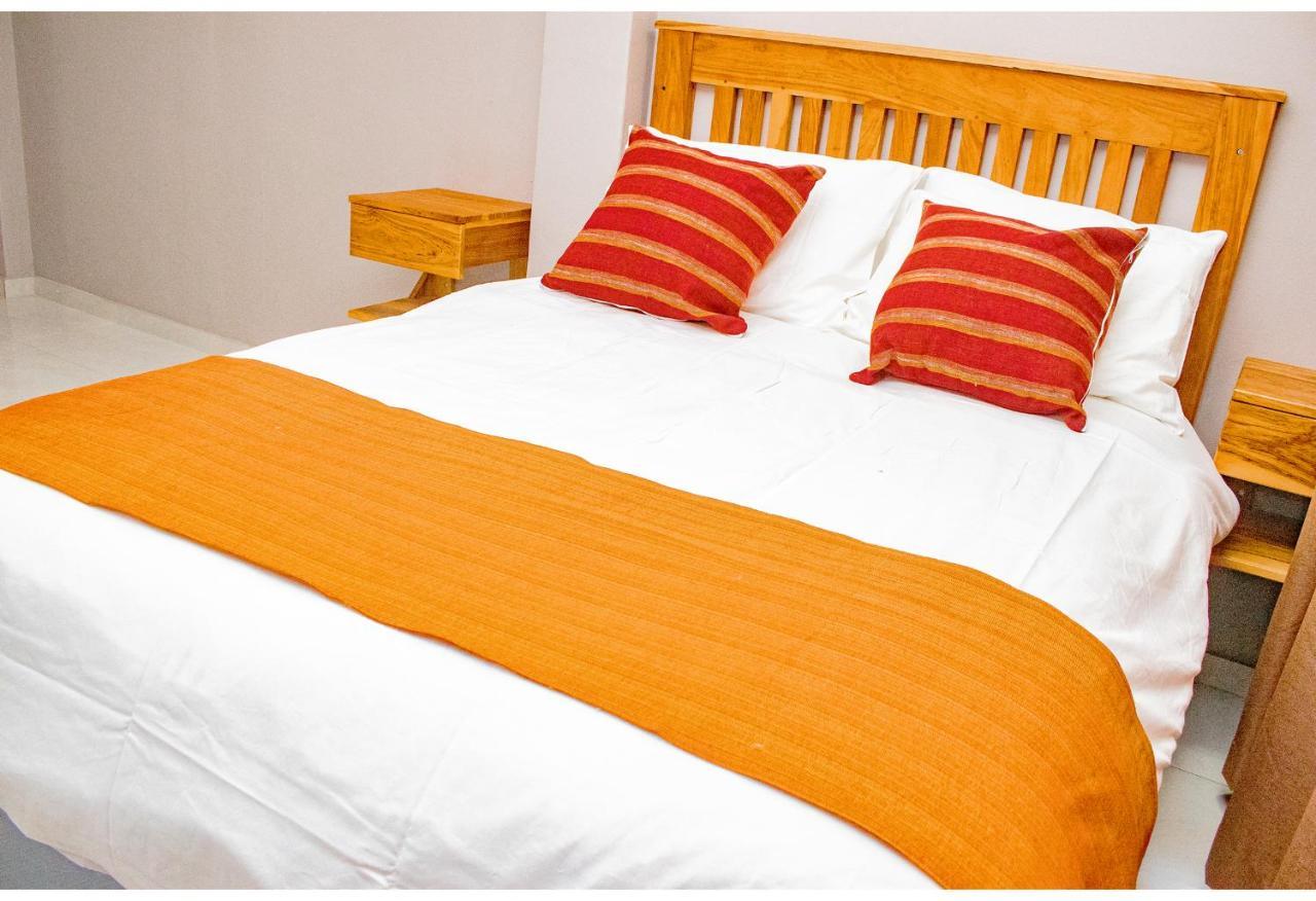 R Executive Apartments Harare Esterno foto