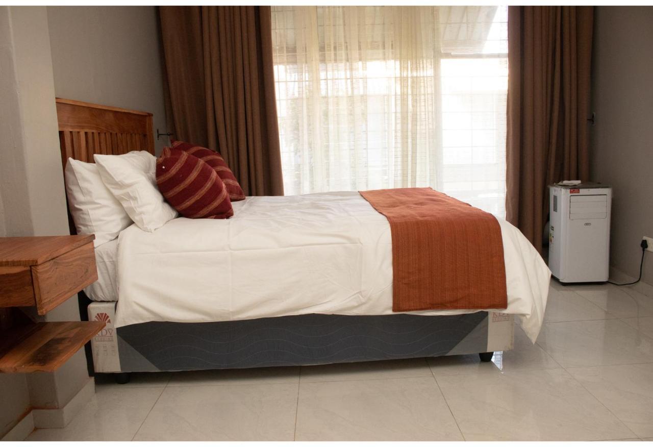 R Executive Apartments Harare Esterno foto