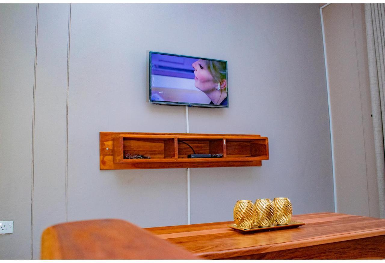 R Executive Apartments Harare Esterno foto