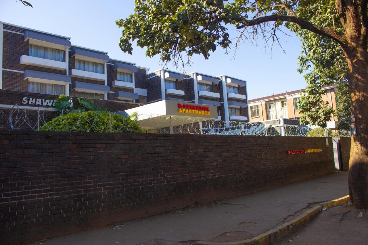 R Executive Apartments Harare Esterno foto
