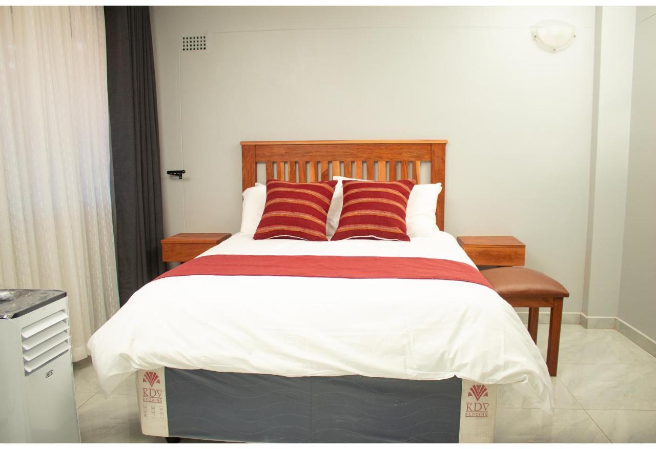 R Executive Apartments Harare Esterno foto