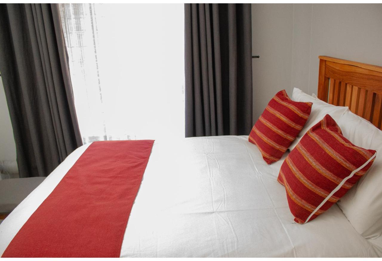 R Executive Apartments Harare Esterno foto