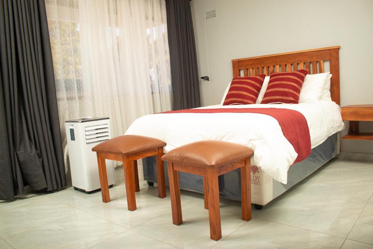 R Executive Apartments Harare Esterno foto